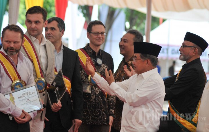 Peringatan 10 Tahun Tsunami Aceh