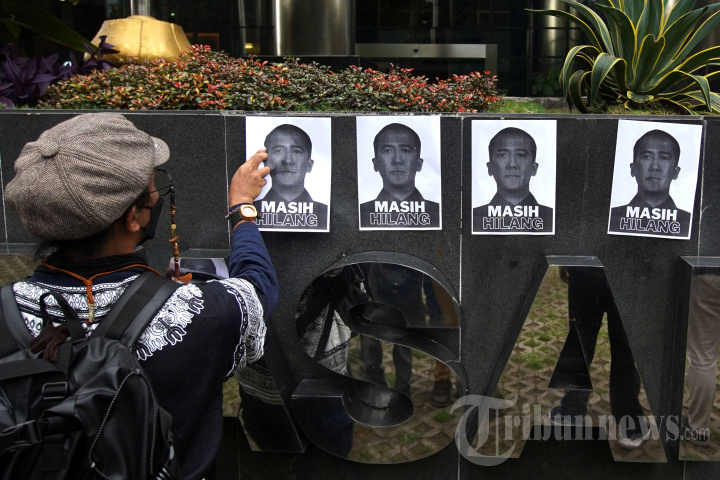 Peringatan 4 tahun Harun Masiku Buron