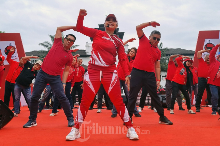 Peringatan HUT PDIP dan HUT Ketua Umum Megawati di Bandung