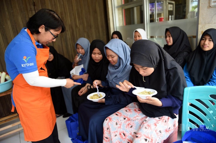Peringati Hari Perempuan, QNET Ajarkan Pembuatan Smoothies