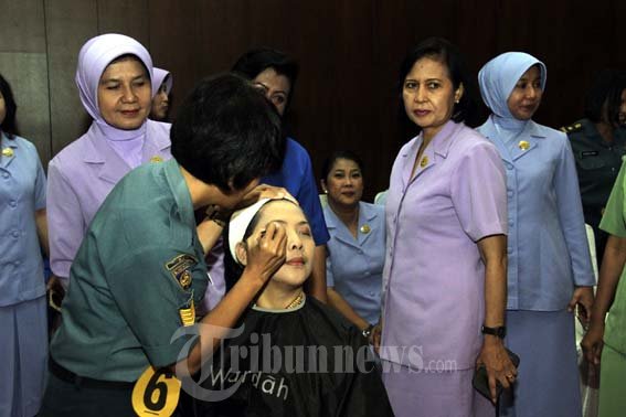 Peringati HUT ke-52, Dharma Pertiwi Gelar Lomba Rias Wajah dan R