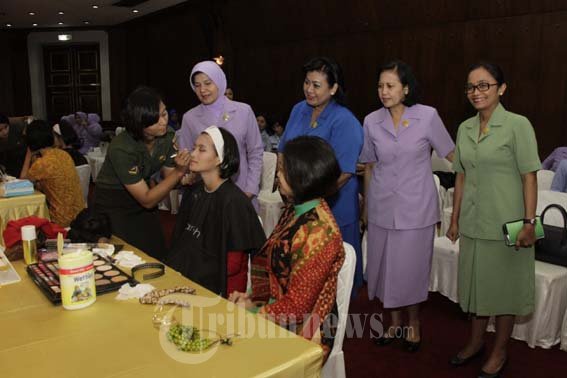 Peringati HUT ke-52, Dharma Pertiwi Gelar Lomba Rias Wajah dan R