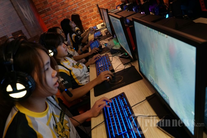 Perkembangan Industri Kreatif dan eSport Indonesia