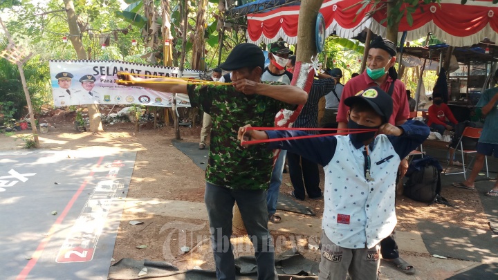 Permainan Ketapel Dari Kimpul Kuning Base Camp Ciledug Tangerang