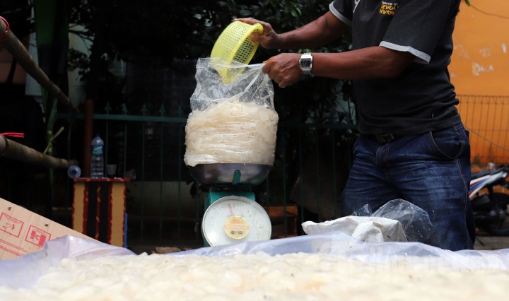 Permintaan Kolang Kaling Meningkat