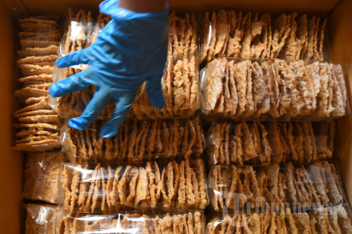 Permintaan Meningkat Pembuat Keripik Tempe