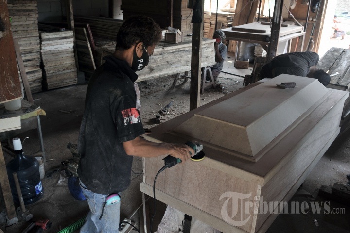 Permintaan Peti Mati Khusus Pasien Covid-19 Meningkat