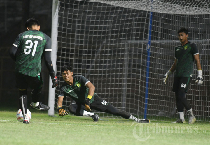 Persebaya Lakukan Latihan Malam Hari pada Bulan Ramadan