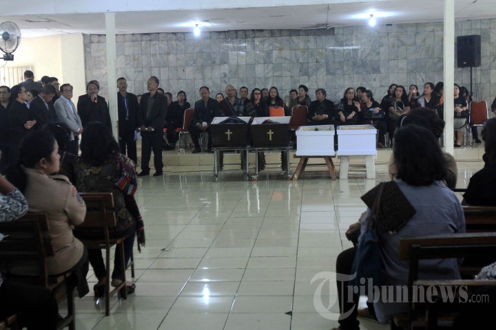Persemayaman Korban Pembunuhan Satu Keluarga di Pondok Gede
