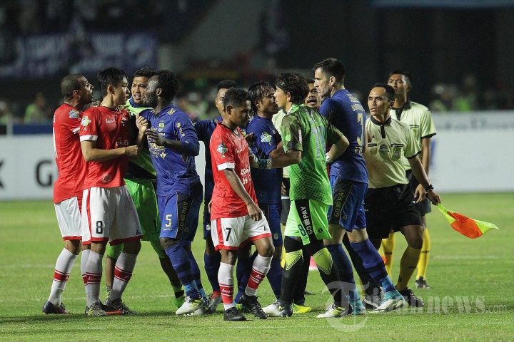 Persija Jakarta Tahan Imbang Persib Bandung