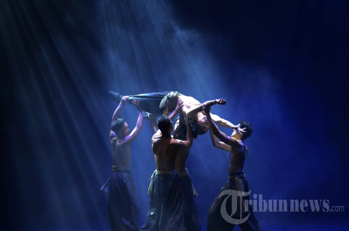 Pertunjukan Formosa Circus Art di Surabaya