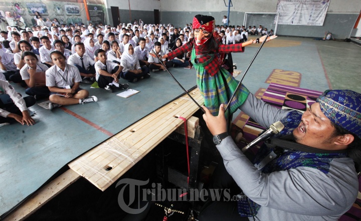 Pertunjukan Wayang Golek Dalang Yuda Deden Kosasih