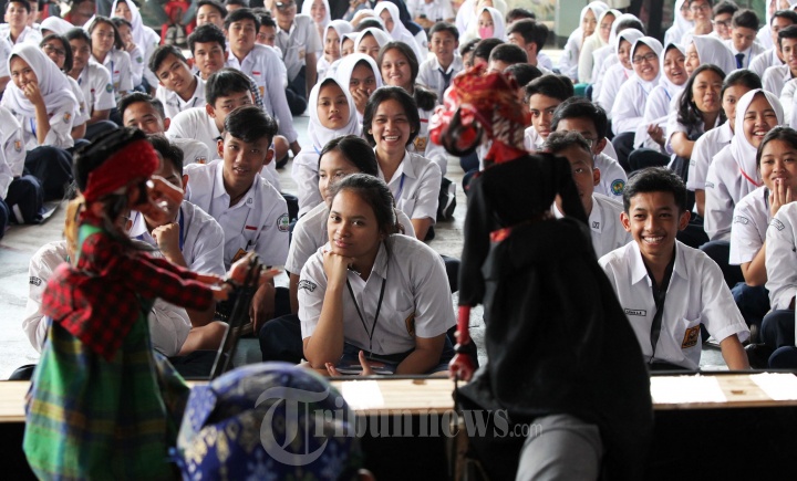 Pertunjukan Wayang Golek Dalang Yuda Deden Kosasih