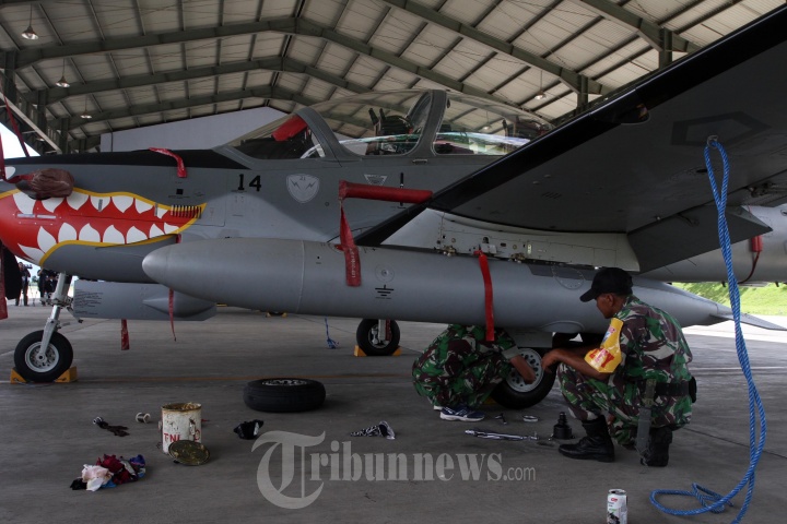Pesawat Super Tucano TNI AU di Lanud Malang
