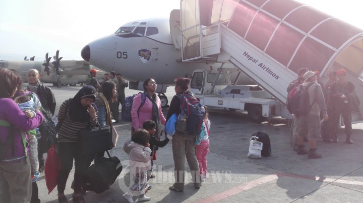 Pesawat TNI Angkut 26 WNI dari Nepal