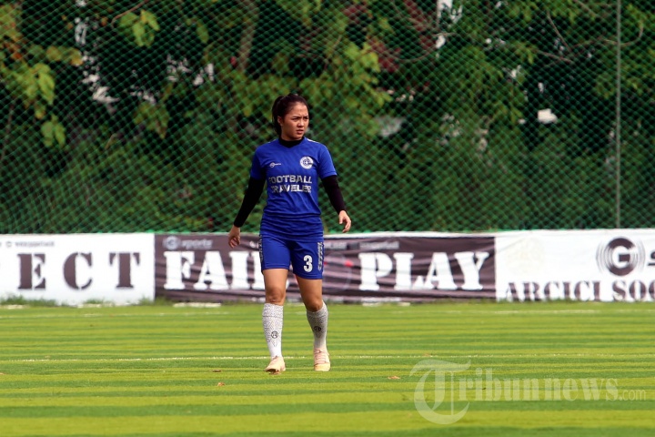 Pesona Pesepakbola Cantik Anggita Oktaviani
