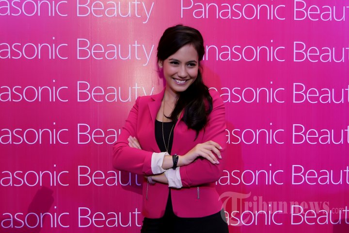 Pesona Pevita Pearce
