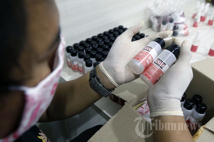 PFI Pusat Bagikan Bantuan Masker dan Hand Sanitizer