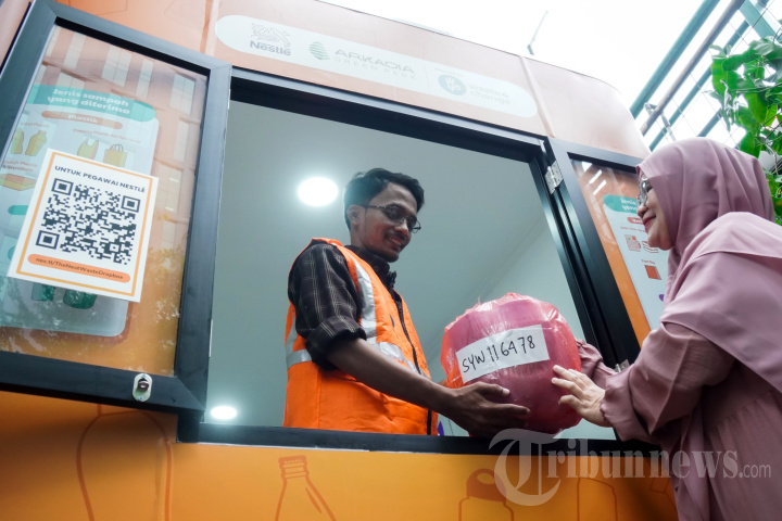 Pilah Sampah Melalui Waste Dropbox