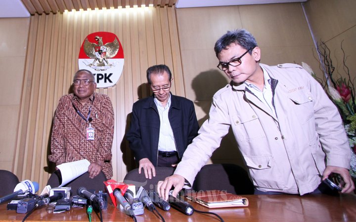 Plt Ketua KPK Didampingi Wakilnya Konpers