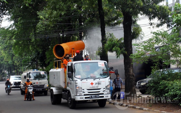 PMI Kerahkan Armada Gunner Spray Cegah Covid-19
