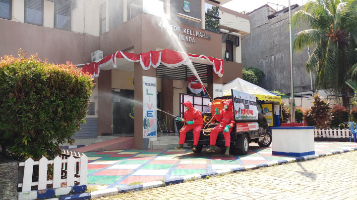 PMI Lakukan Penyemprotan Disinfektan Dengan Cairan Eco Enzym