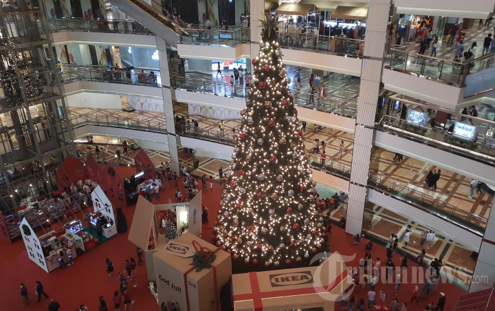 Pohon Natal di Mall Taman Anggrek Jakarta