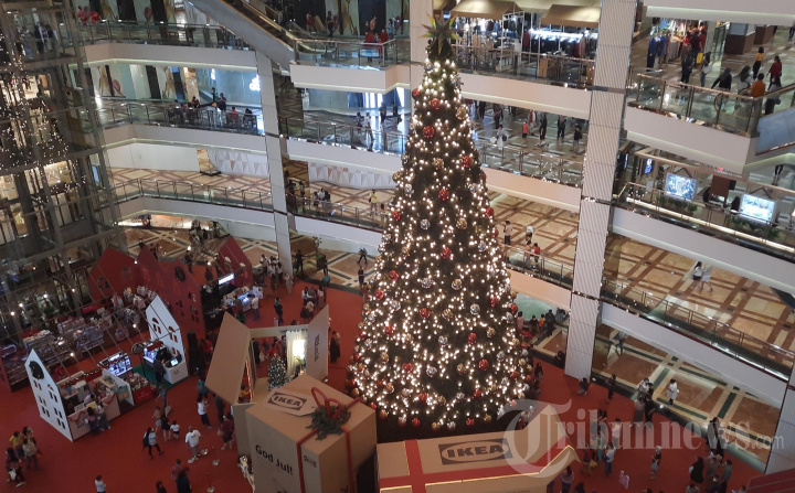 Pohon Natal di Mall Taman Anggrek Jakarta