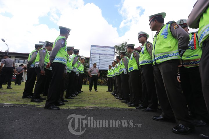 Polisi Gelar Pasukan Keamanan Munas PAN di Bali