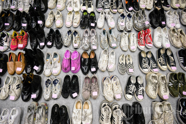 Polisi Kumpulkan Barang Korban Tewas Tragedi Halloween Itaewon