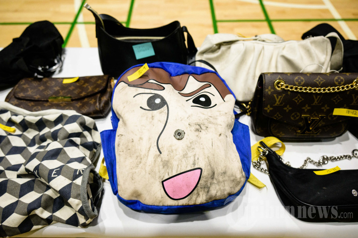 Polisi Kumpulkan Barang Korban Tewas Tragedi Halloween Itaewon