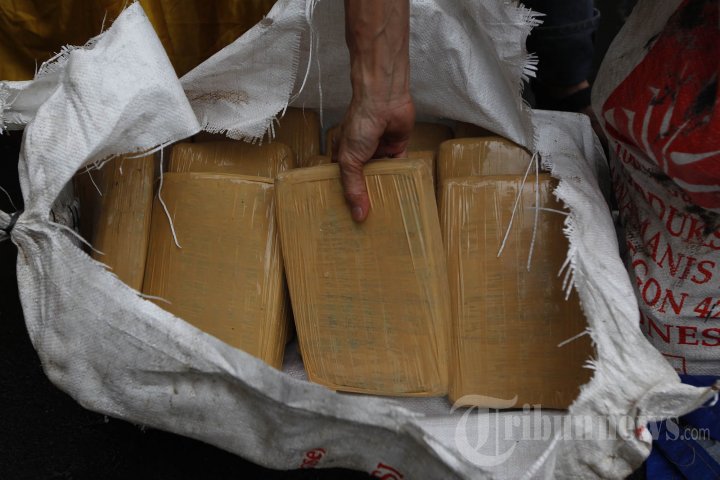 Polres Jakarta Barat Sita Dua Ton Ganja