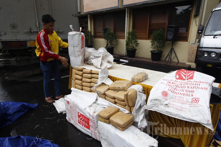 Polres Jakarta Barat Sita Dua Ton Ganja