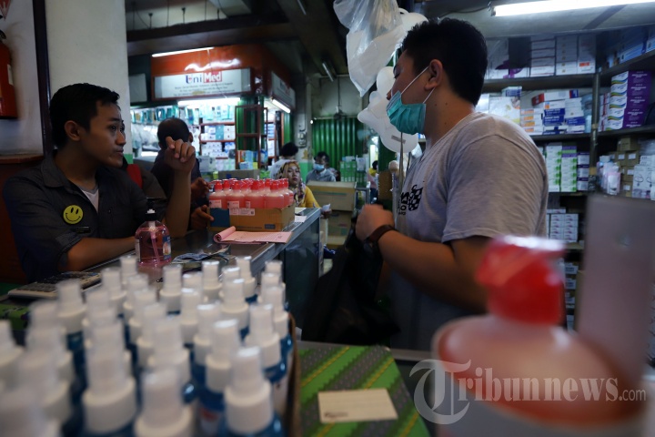 Polri Gelar Sidak Masker di Pasar Pramuka