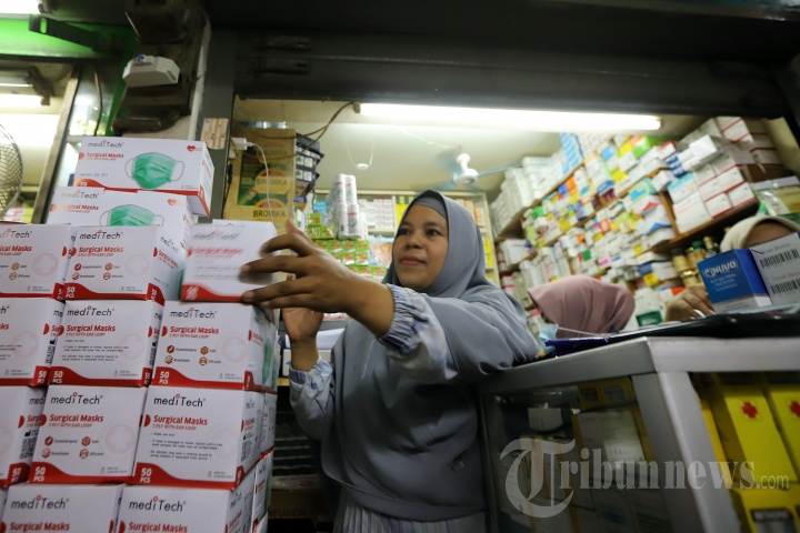 Polri Gelar Sidak Masker di Pasar Pramuka