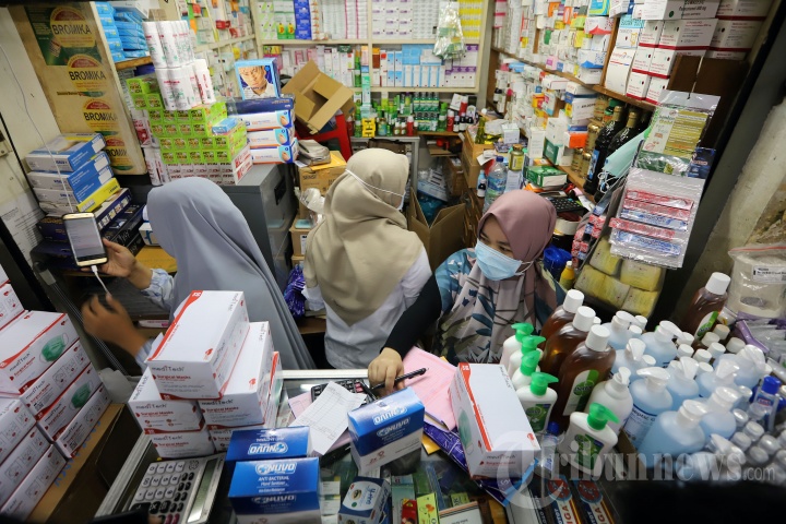 Polri Gelar Sidak Masker di Pasar Pramuka
