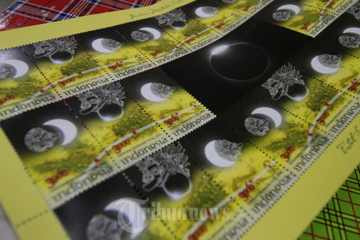 Pos Indonesia Luncurkan Perangko Gerhana Matahari Total