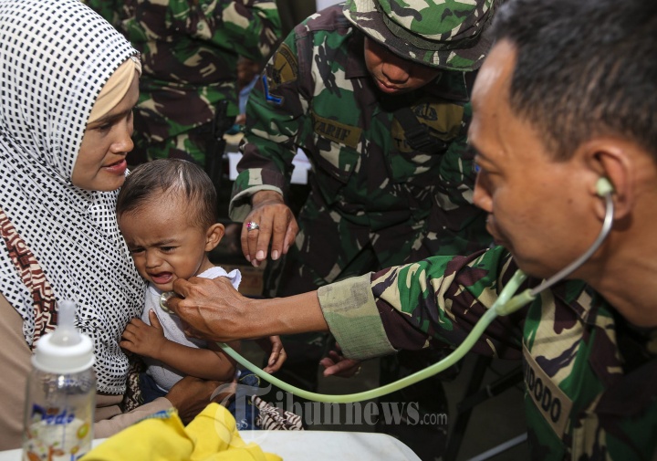 Posko Pengobatan Gratis Korban Gempa Aceh