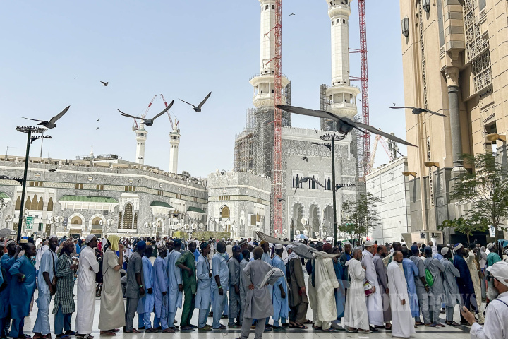 Potret Jutaan Jamaah Haji Beribadah di Makkah
