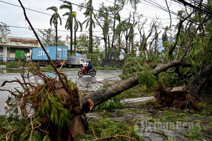 Potret Kerusakan Akibat Topan Super Yagi di Vietnam