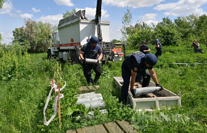 Potret Pasukan Penjinak Bom Ukraina