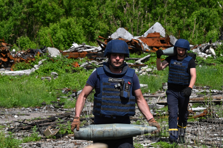 Potret Pasukan Penjinak Bom Ukraina