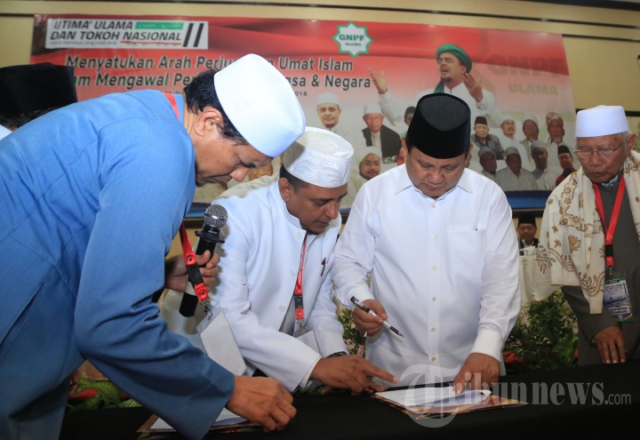 Prabowo Menandatangai Pakta Integritas Ijtima Ulama 2