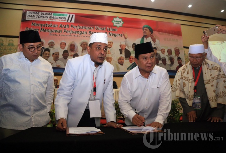 Prabowo Menandatangai Pakta Integritas Ijtima Ulama 2