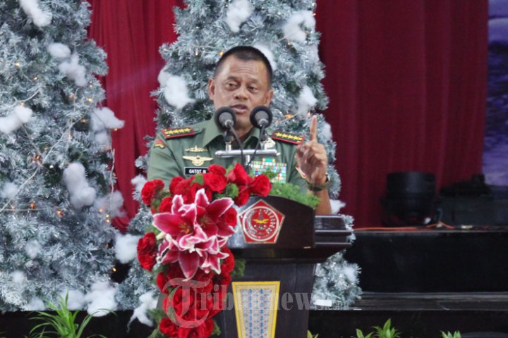 Prajurit dan PNS TNI Ikuti Perayaan Natal di Mabes TNI