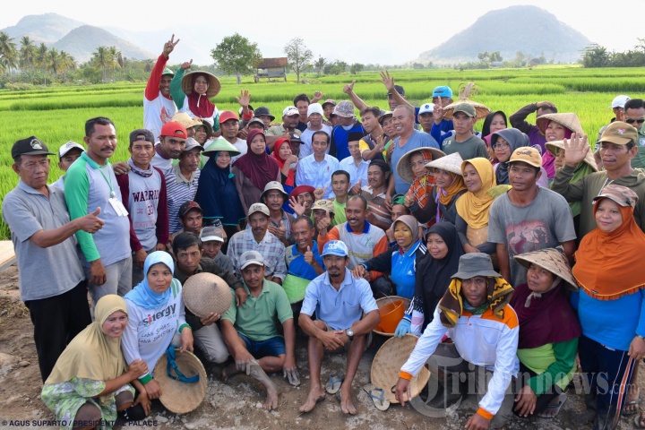 Presiden Joko Widodo Dialog dengan Petani di Kab Sumbawa LOMBOK