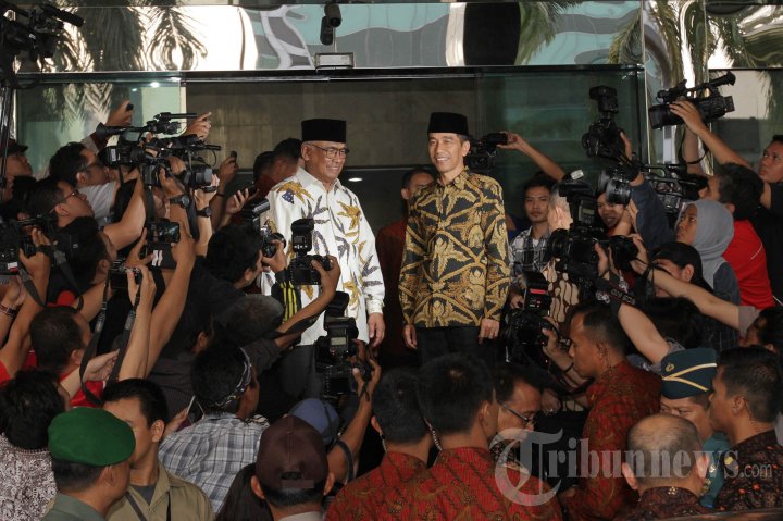 Presiden Jokowi Buka Bersama Pimpinan KPK