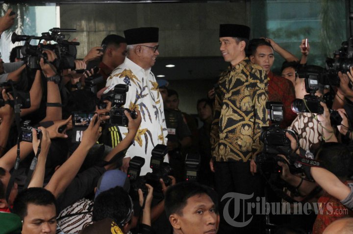 Presiden Jokowi Buka Bersama Pimpinan KPK