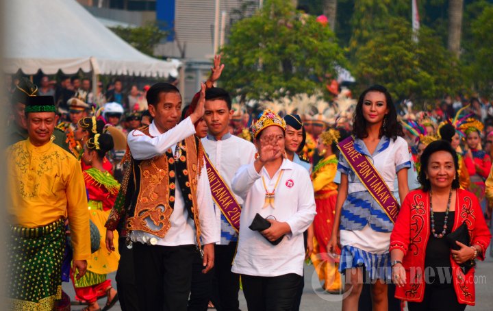 Presiden Jokowi Buka Karnaval Khatulistiwa