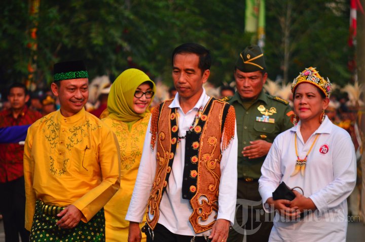 Presiden Jokowi Buka Karnaval Khatulistiwa